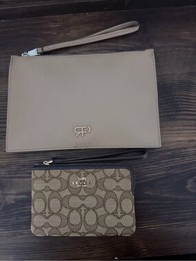 Wristlet Parfois & Coach Tan Leather Wristlet with Signature Canvas Card Pouch.